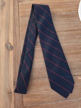 Vintage Design By Anthony Classic Navy Tie with Thin Red Diagonal Stripes